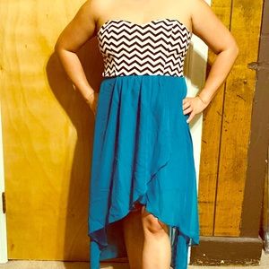 Hi-low strapless dress.